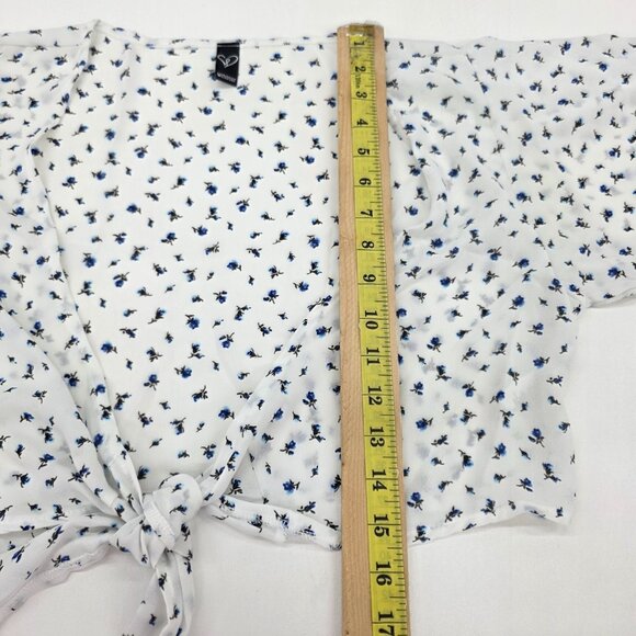 Windsor Sheer Tie Front Blouse M White Blue Floral Crop Top Boho Festival - Picture 13 of 14